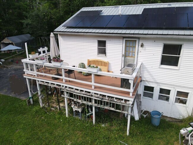 Foto del edificio - 410 Bald Hill Rd