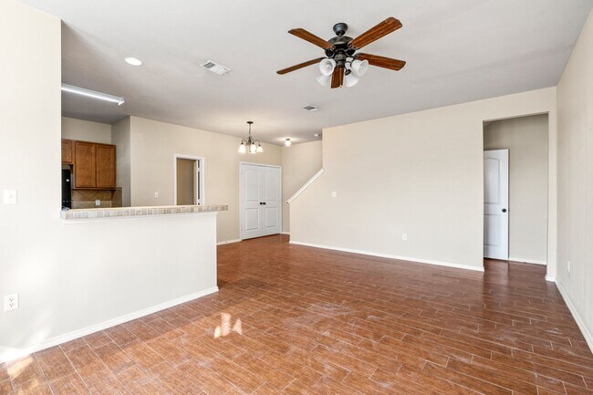 Foto del edificio - NICE 3 BEDROOM DUPLEXE LOCATED IN NEW BRAU...