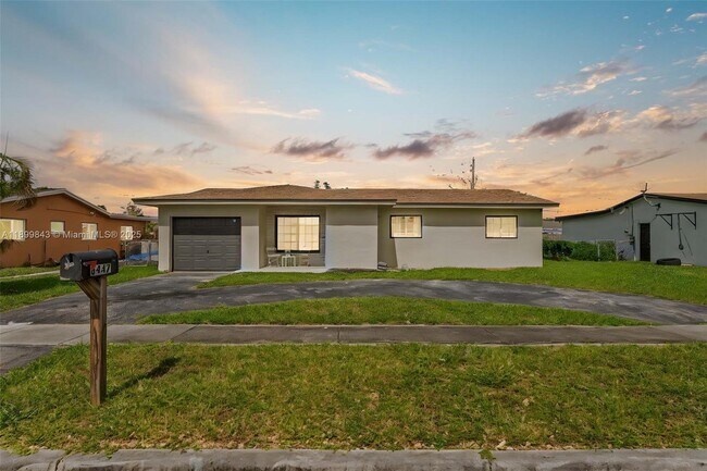 Foto del edificio - 6447 NW 22nd St