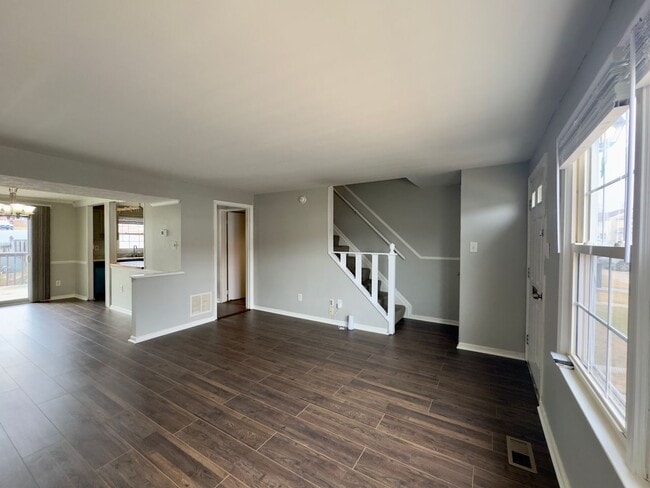 Building Photo - 5371 King Arthur Cir
