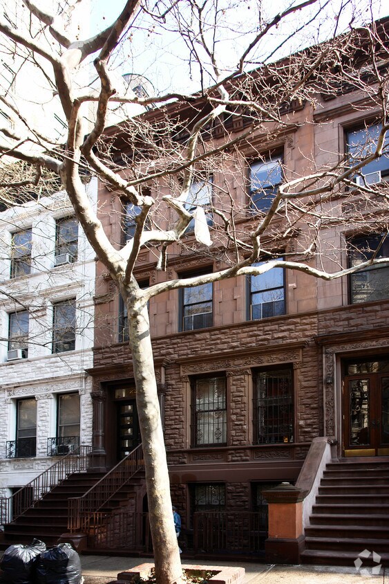 Building Photo - 223 W 78th St