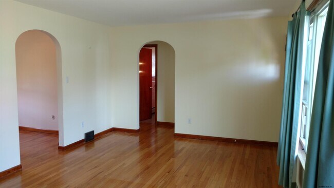Building Photo - 37 Pawling Ave
