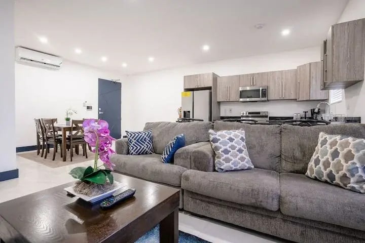 Building Photo - 2200 N Interstate 35E