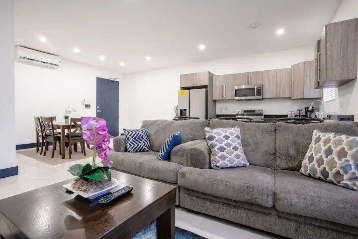 Foto del edificio - 2200 N Interstate 35E