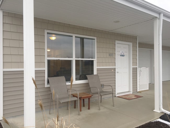 Building Photo - The Cottages at Bridgewater (Senior 55+)