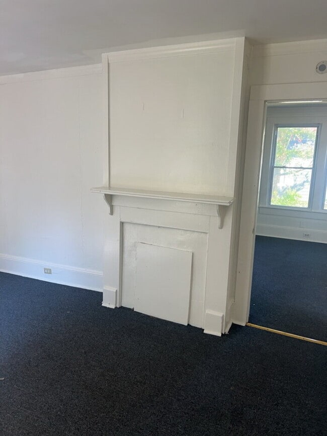 Photo - "Charming 2-Bedroom Retreat in Greenville – Ideal Location on W. 6th Street!" House