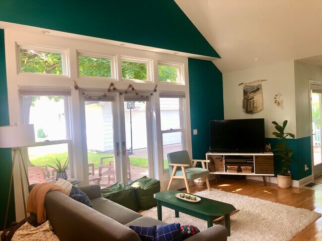 Habitación Familiar (1) - 2116 Vine St