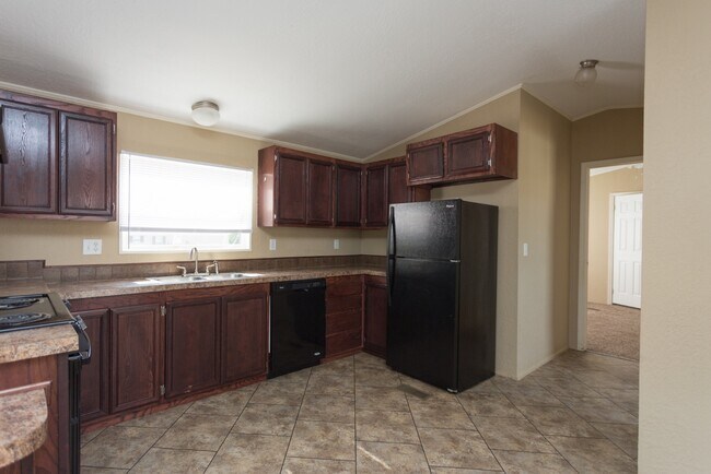 Foto del edificio - 15818 Country Way