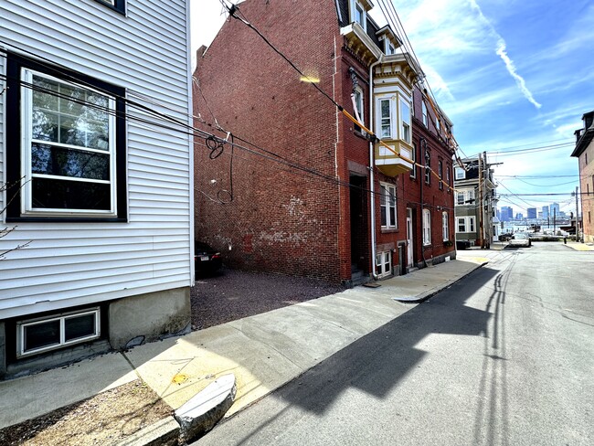 Building Photo - 22 Pembroke St