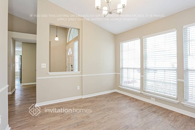 Building Photo - 7842 Mactavish Way S