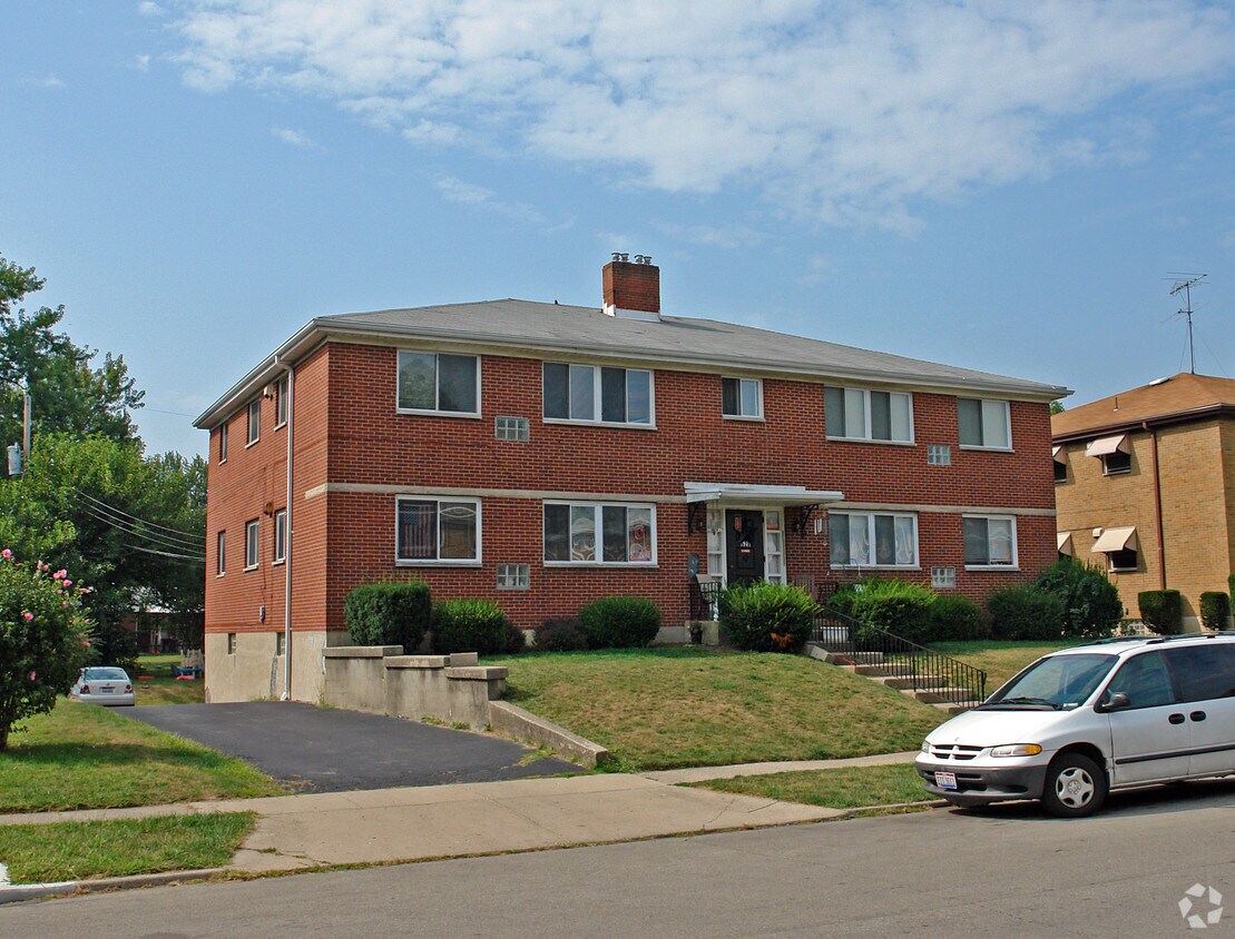 Building Photo - 628 Wiltshire Blvd
