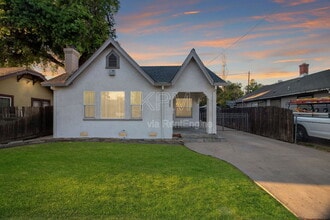 Building Photo - 325 E Mariposa Ave