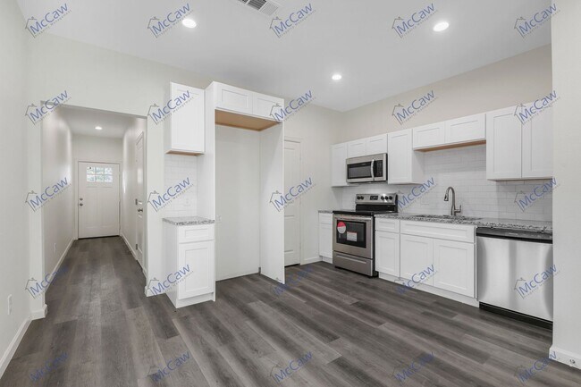 Foto del edificio - Brand New 3/2.5 Duplex Near TCU! **INCENTI...