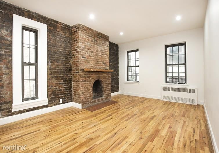 Building Photo - 460 W 44th St