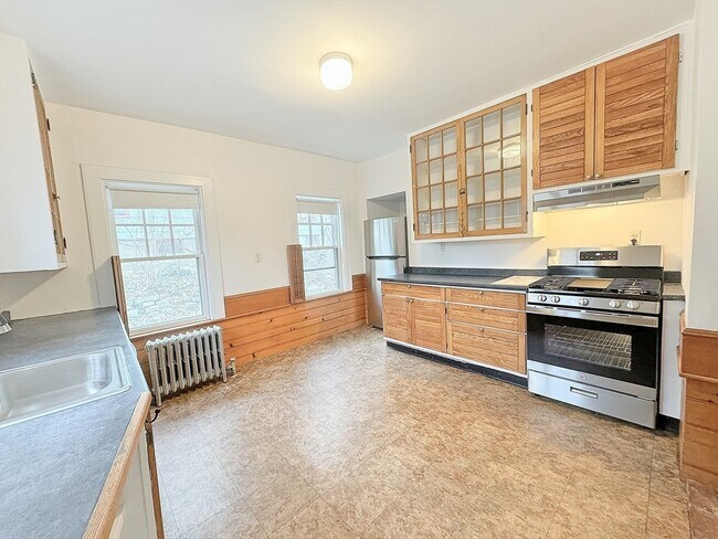 Building Photo - 269 Lamartine St