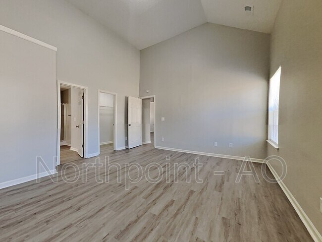 Building Photo - 3096 Dogwood Ave
