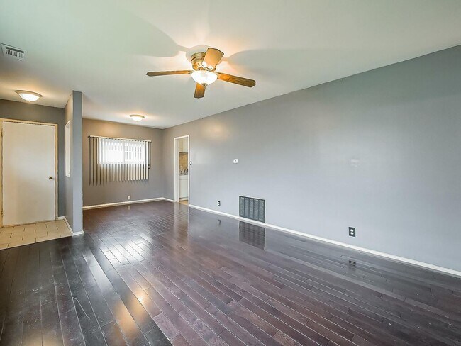 Building Photo - Charming Madison Heights Home You’ll Love Coming Home To!