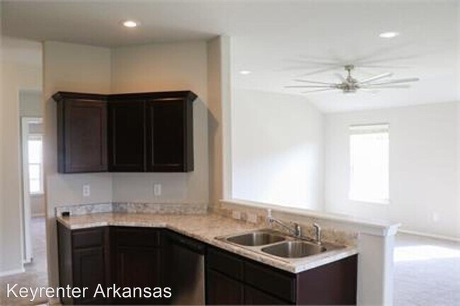 Building Photo - 3 br, 2 bath House - 707 SW Green World St