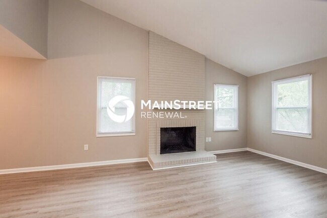 Foto del edificio - 4 Bedroom Pet-Friendly Home in Charlotte, ...