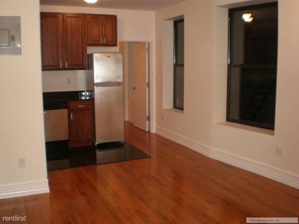 Primary Photo - 18 W 103rd St