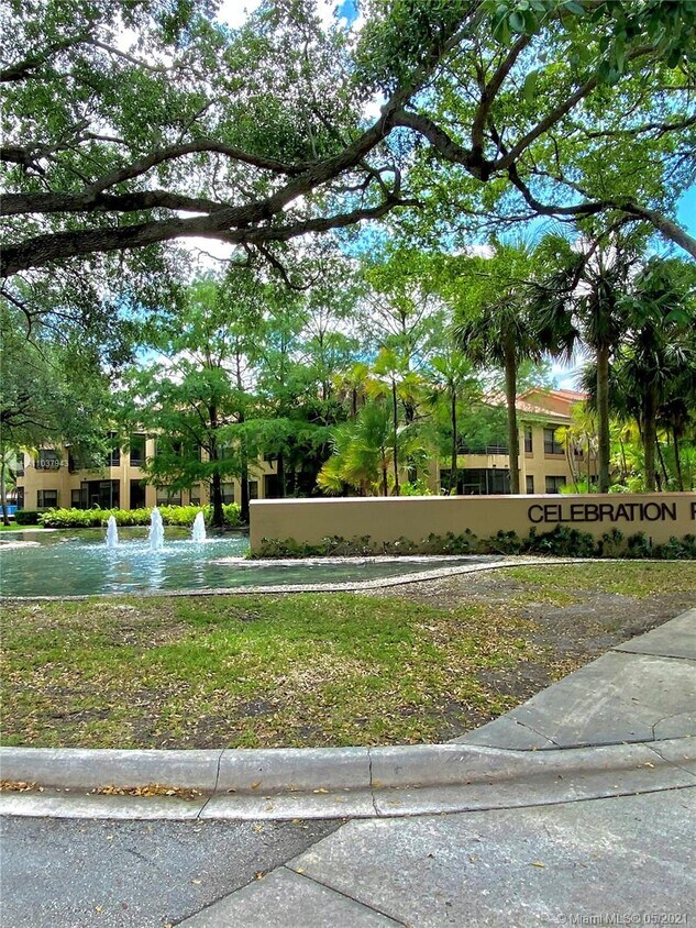 Foto principal - 15575 N Miami Lakeway