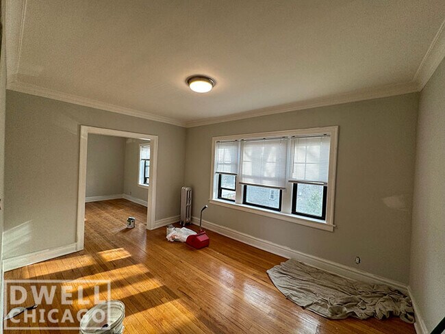 Building Photo - 5650 W Leland Ave