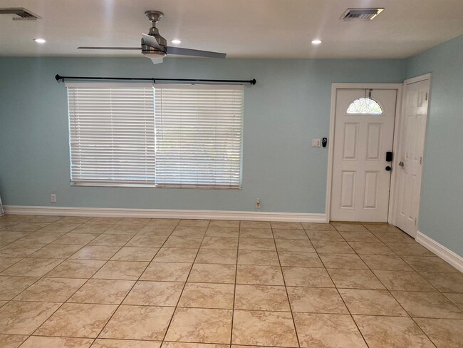 Foto del edificio - 3436 Housatonic Dr