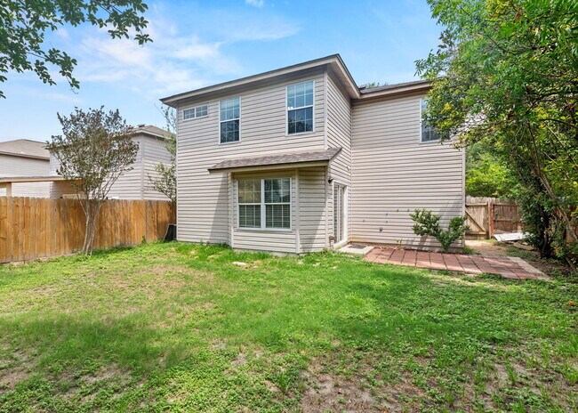Building Photo - 3-Bedroom Retreat in New Braunfels - Spaci...