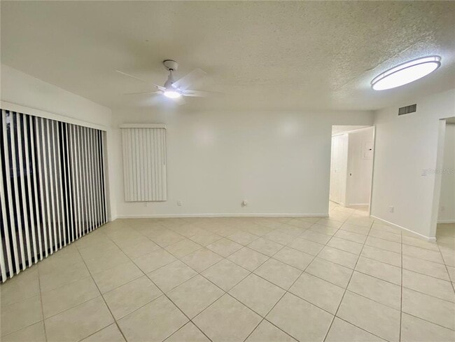 Foto del edificio - 954 Courtyard Ln