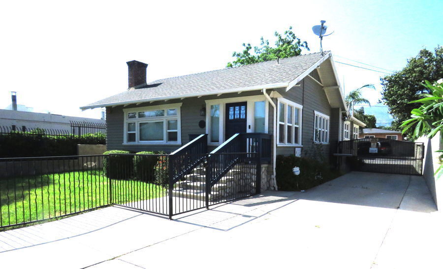 Primary Photo - Cozy 3 bedroom 3 bath home