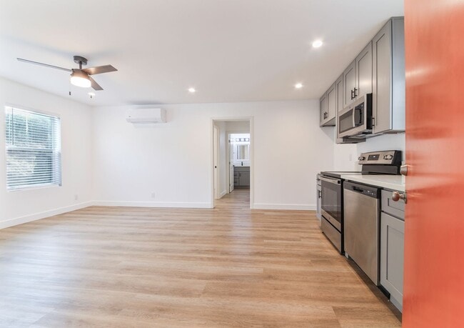 Building Photo - 1655 W Malvern Ave