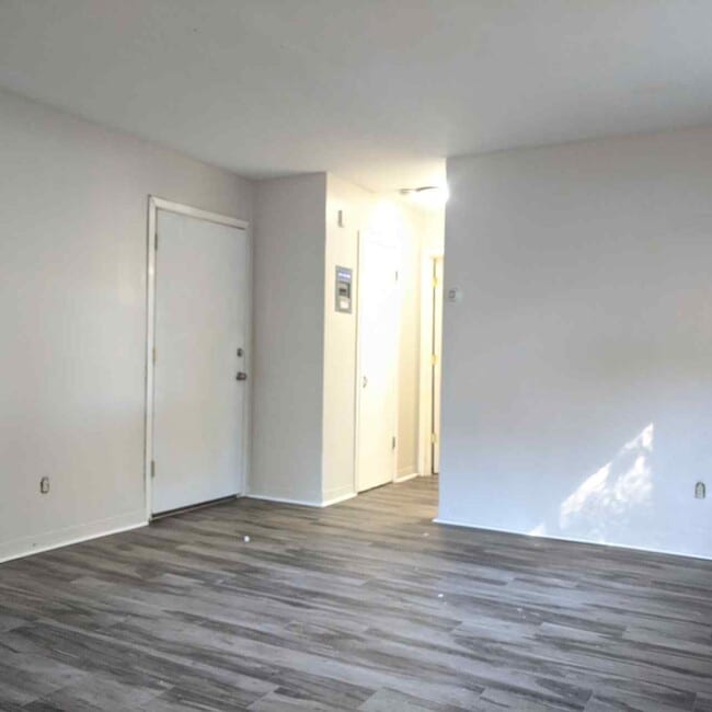 Foto del edificio - 2407 W Broadway