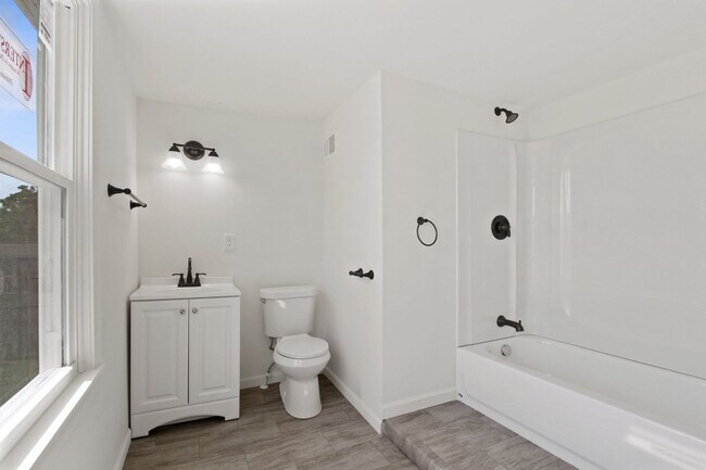 Foto del edificio - Coming Soon- Charming 2 Bedroom, 1.5 Bath ...