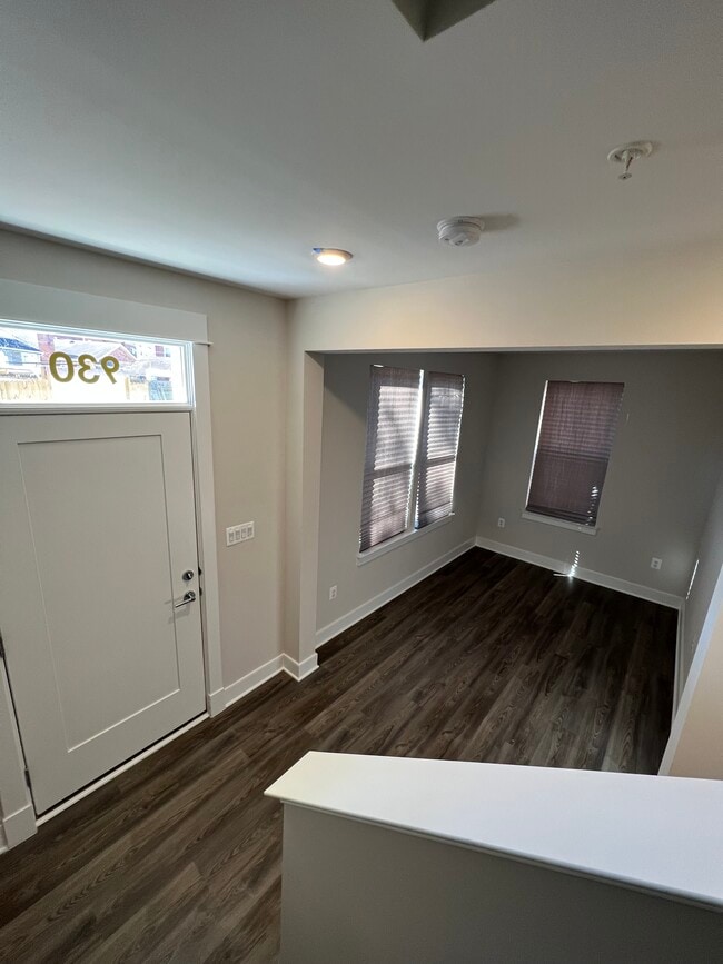 Building Photo - 930 Heights Alley
