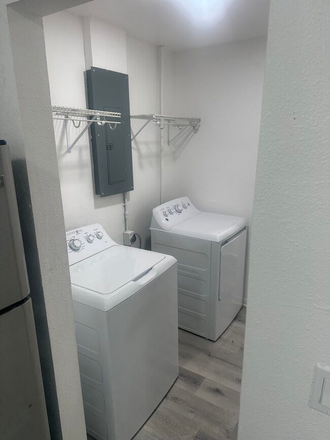 Foto del edificio - 732 62nd Ave N