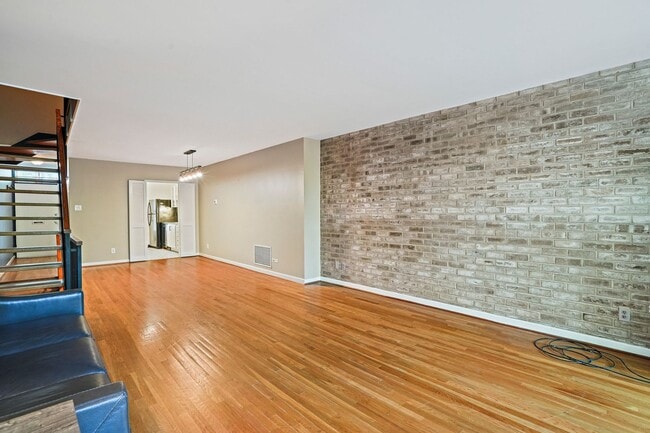 Photo - 1285 Delaware Ave SW House