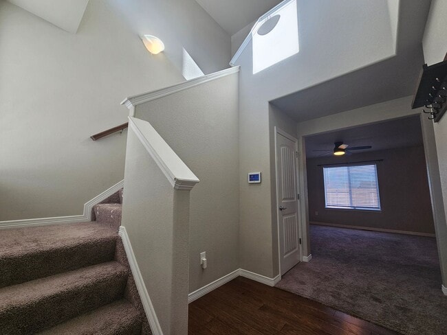 Foto del edificio - 3 Bed 3 bath house in Lorson Ranch!