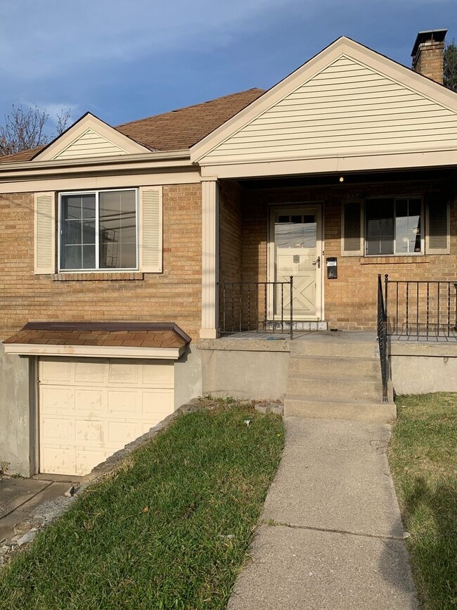 Building Photo - 5754 Glenway Ave