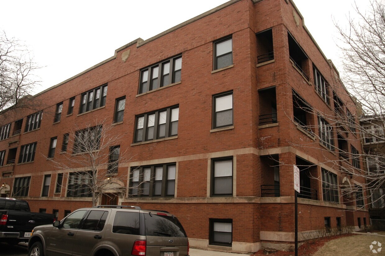 Primary Photo - 6705 N Lakewood Ave