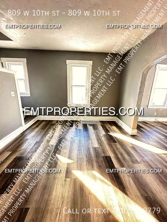 Foto del edificio - 809 W 10th St