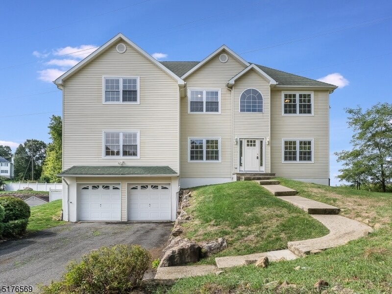 2 Mallard Dr, Lake Hopatcong, NJ 07849 House Rental in Lake Hopatcong