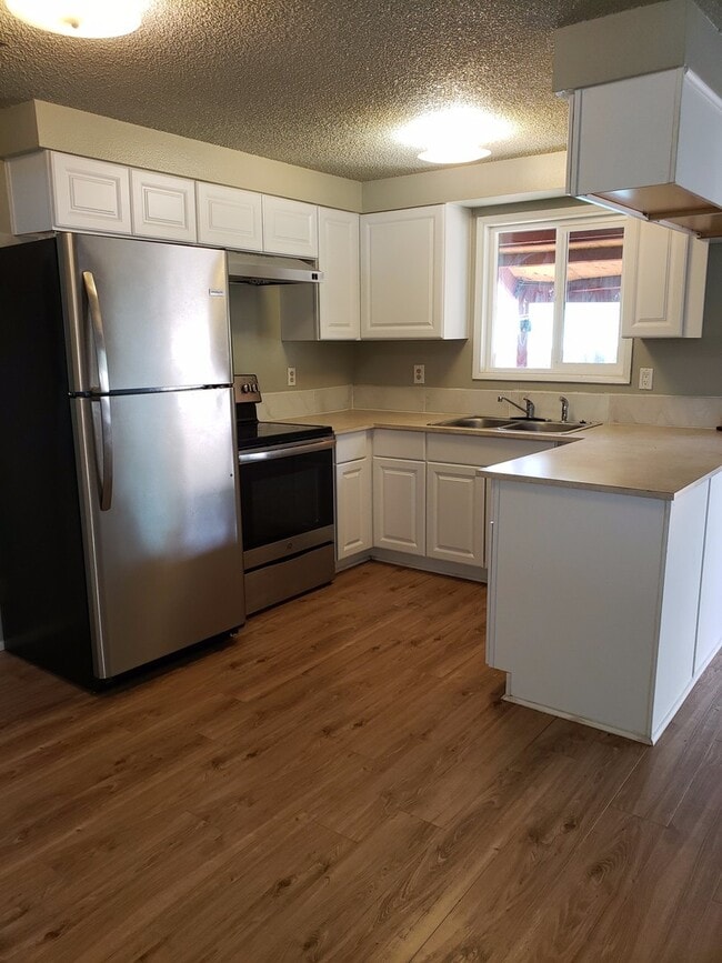 Building Photo - Baja01