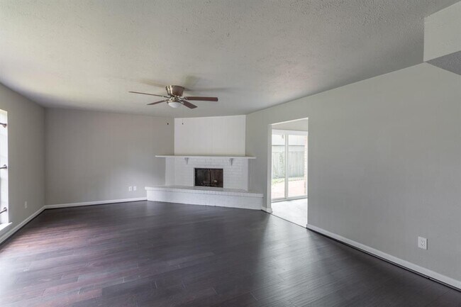 Building Photo - 22907 Millgate Dr