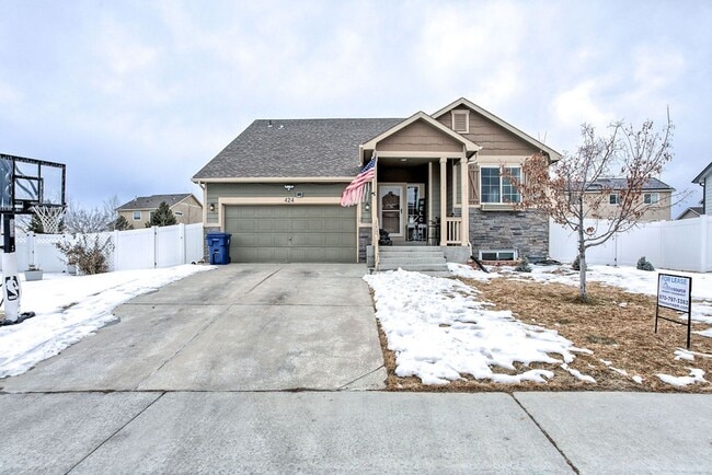 Foto del edificio - 3 Bedroom 2 1/2 Bath Split Level in Johnstown