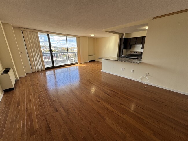 Foto del edificio - 60 Longwood Ave