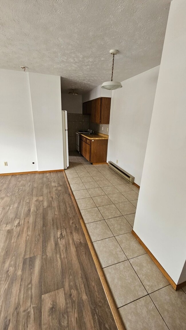 Building Photo - 2857 City View Dr