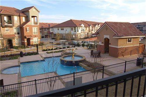 Building Photo - 651 Senda