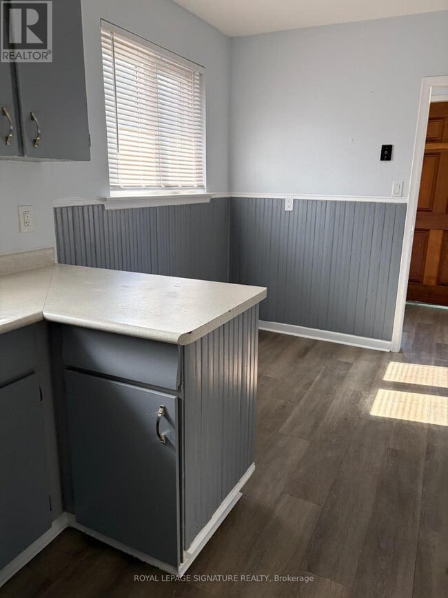 Building Photo - 7 Limevale Crescent