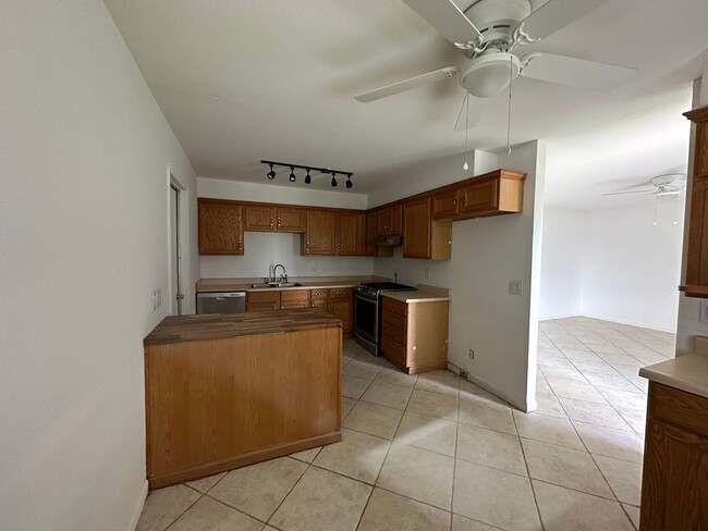 Foto del edificio - Nice home for rent in Farmersville!