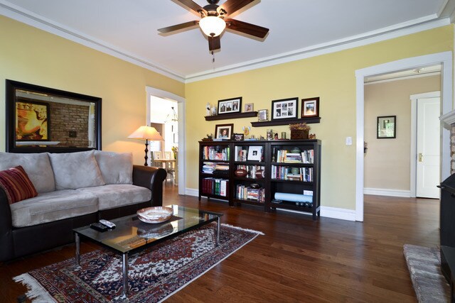 Building Photo - 751 W Brompton Ave